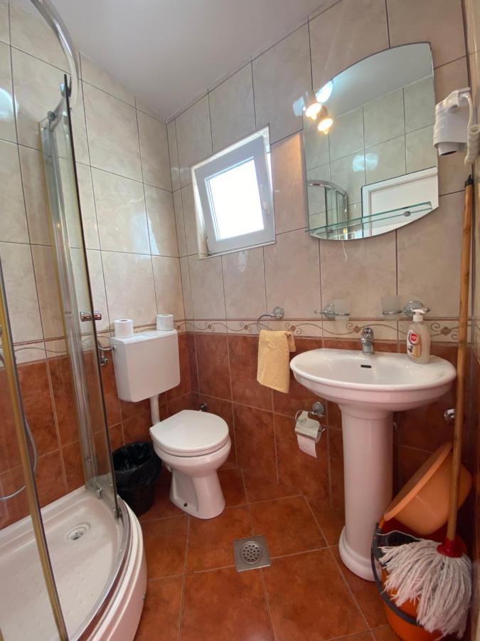 Apartmani Luksic Sutomore Eksteriør billede