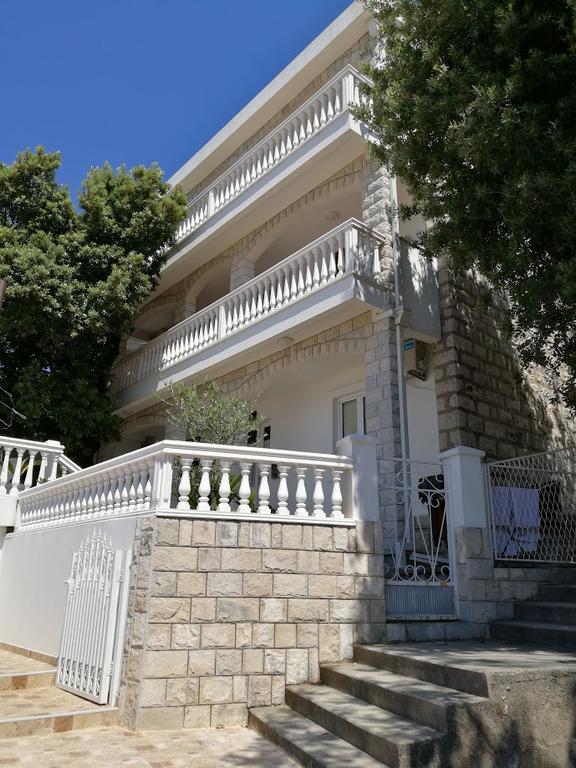 Apartmani Luksic Sutomore Eksteriør billede